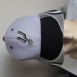 Adidas San Antonio Spurs silver and black cap